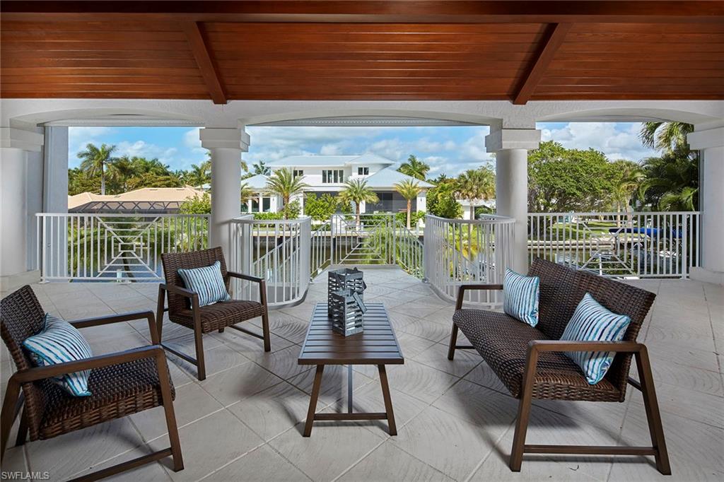 AQUALANE SHORES - Residential