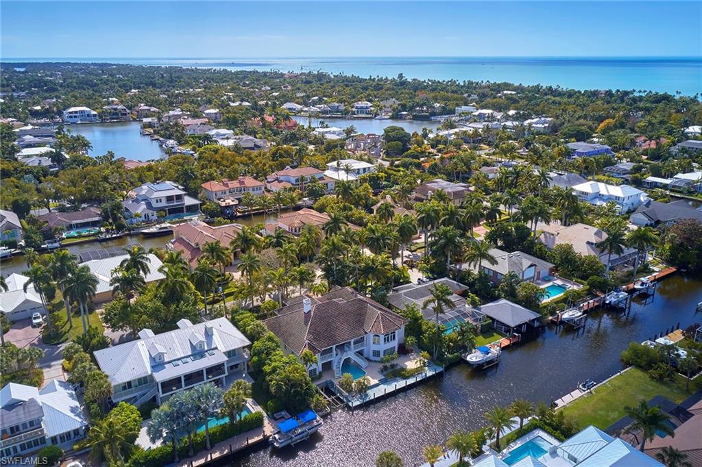 AQUALANE SHORES - Residential