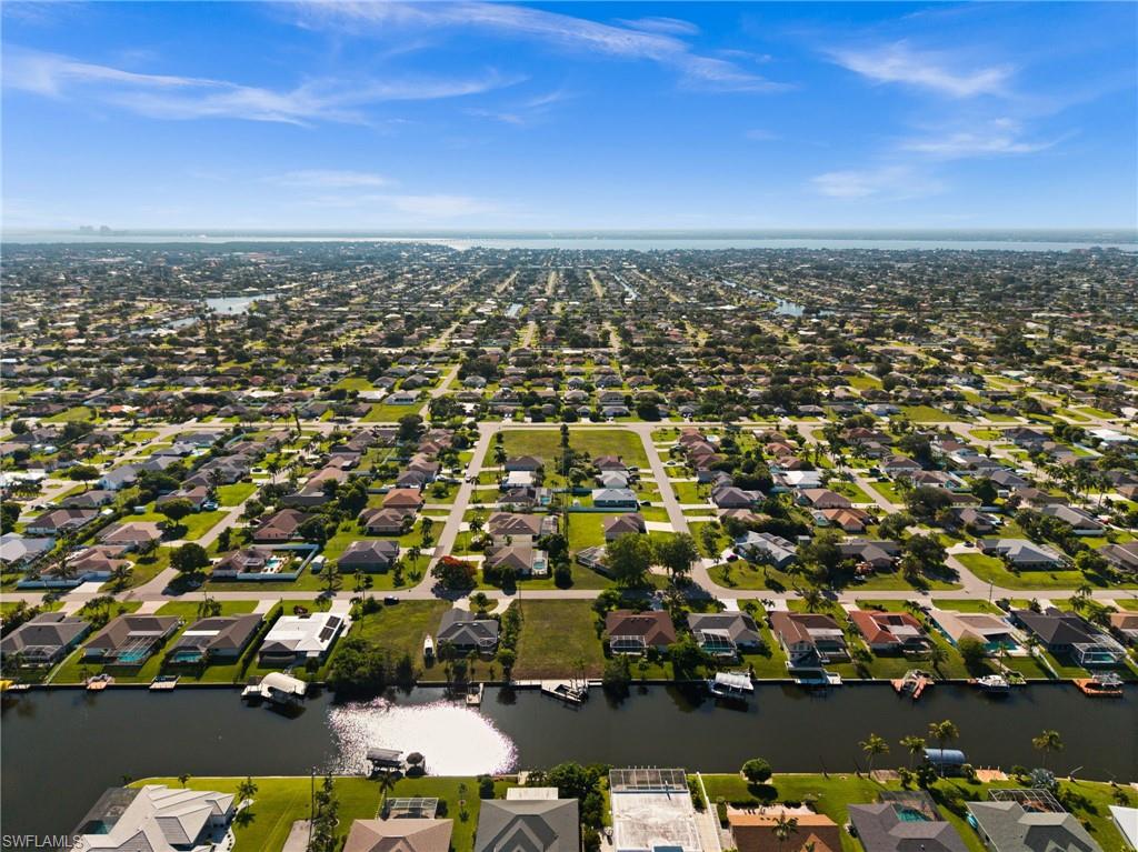 CAPE CORAL - Land