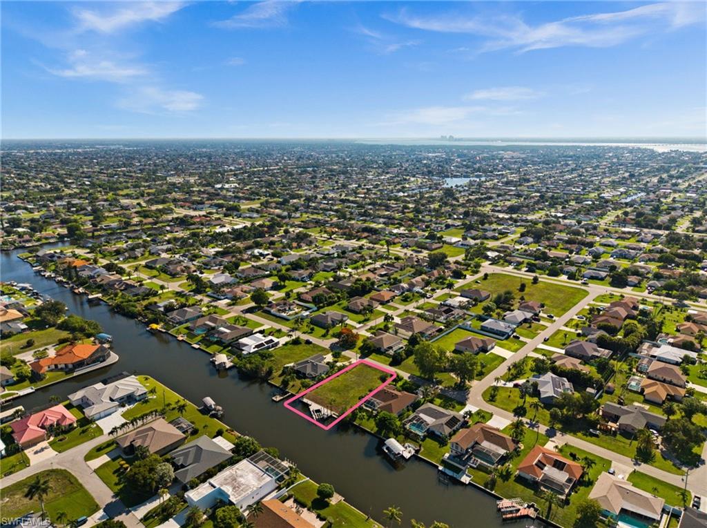 CAPE CORAL - Land