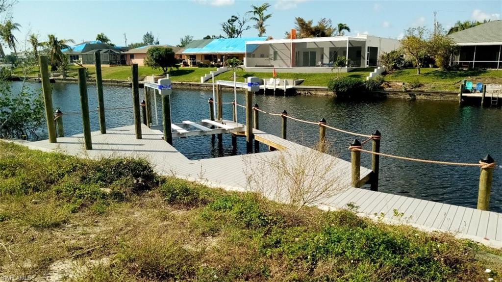CAPE CORAL - Land