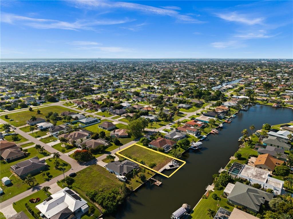CAPE CORAL - Land