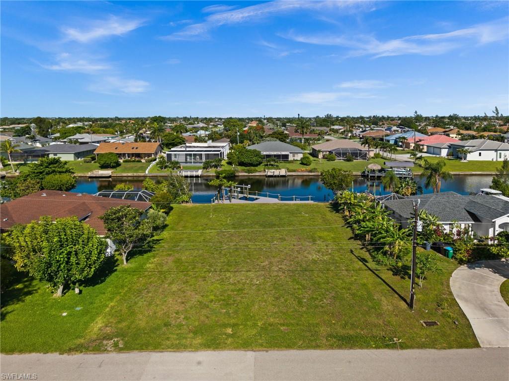 CAPE CORAL - Land