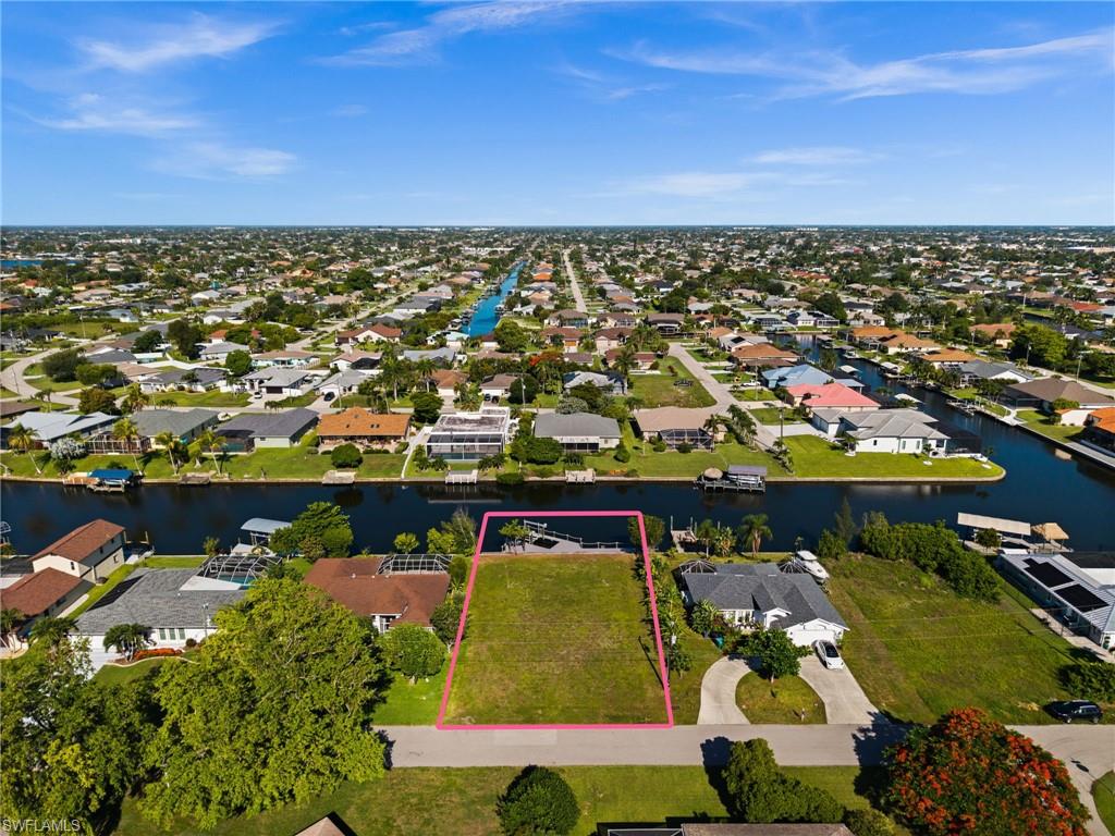 CAPE CORAL - Land