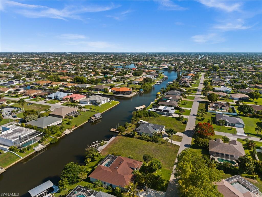 CAPE CORAL - Land