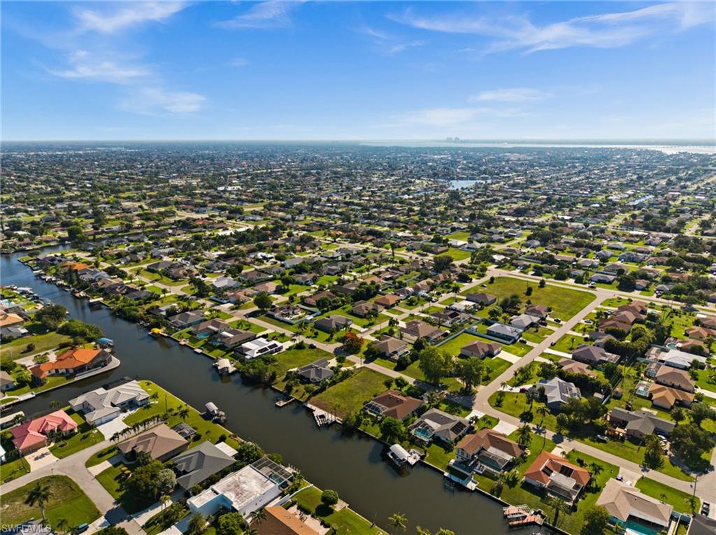 CAPE CORAL - Land