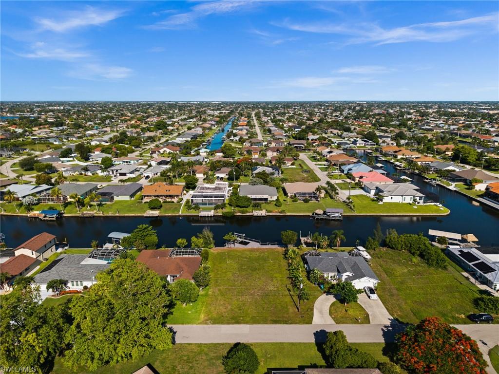 CAPE CORAL - Land
