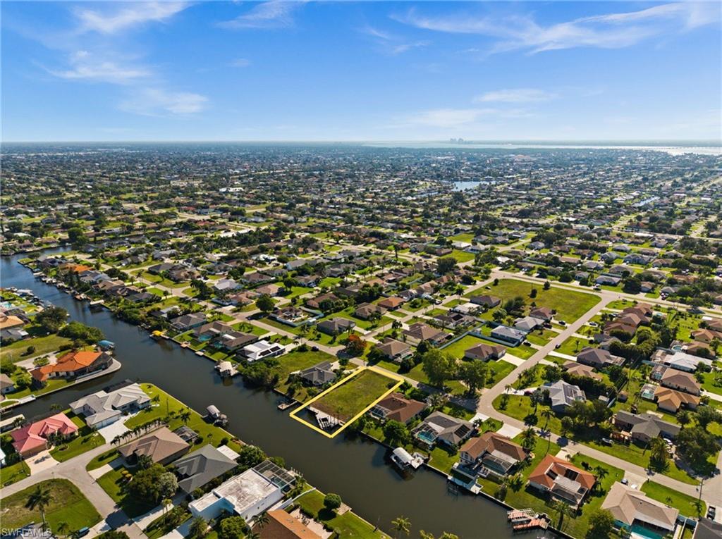 CAPE CORAL - Land