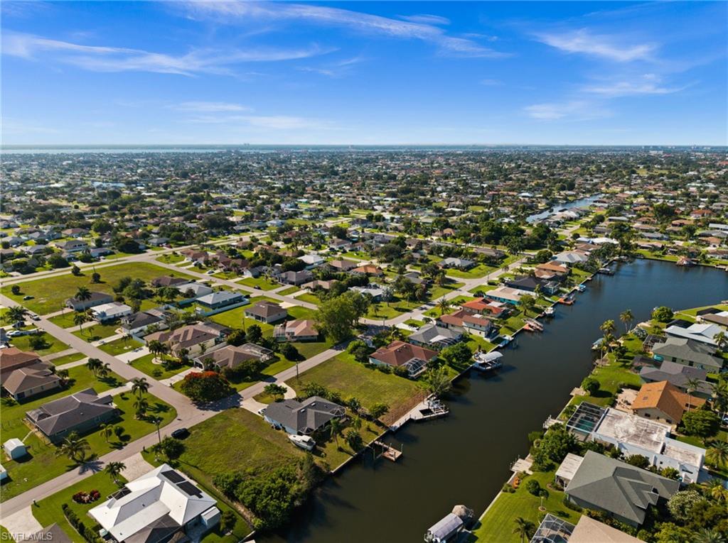CAPE CORAL - Land
