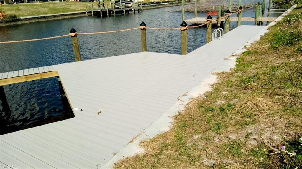 CAPE CORAL - Land