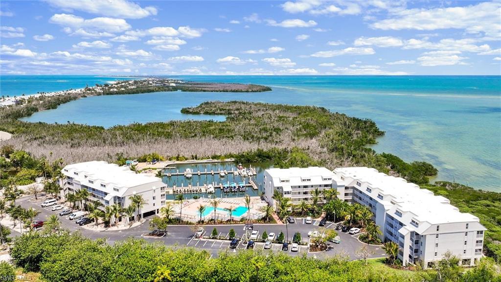 BAYSIDE VILLAS - Residential