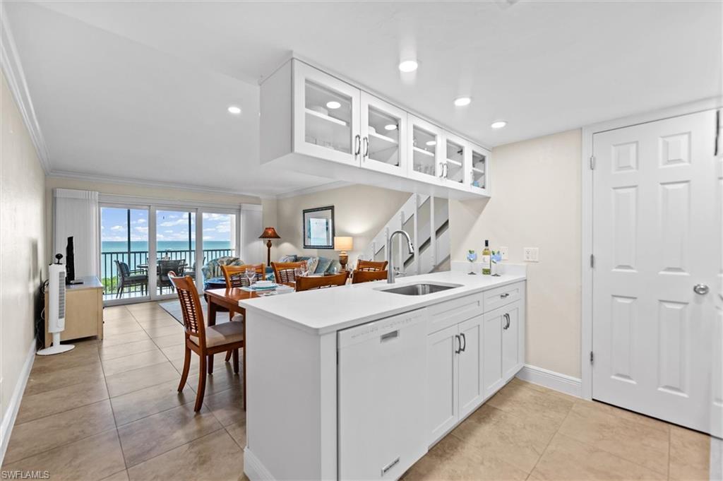 BAYSIDE VILLAS - Residential