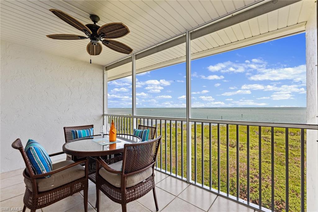 BAYSIDE VILLAS - Residential
