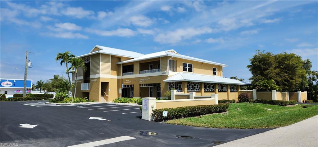 The Zycron Professional Center features (8) office suites. Elevator access to the 2nd floor.  • Suite 120 is on the 1st floor with 800± SF including open floorplan, a private office and one restroom.  • Located in South Fort Myers between Summerlin Rd. and Kelly Rd.