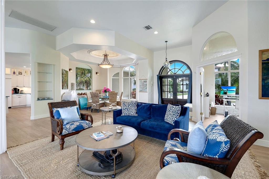 MARCO BEACH - Residential
