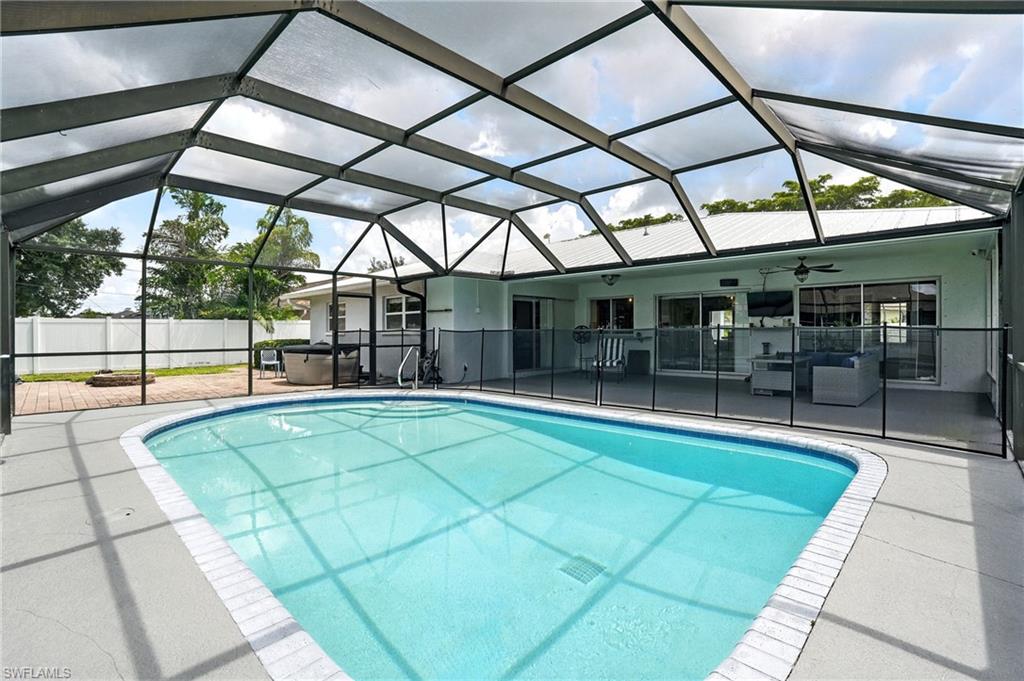 WILLOUGHBY ACRES - Residential