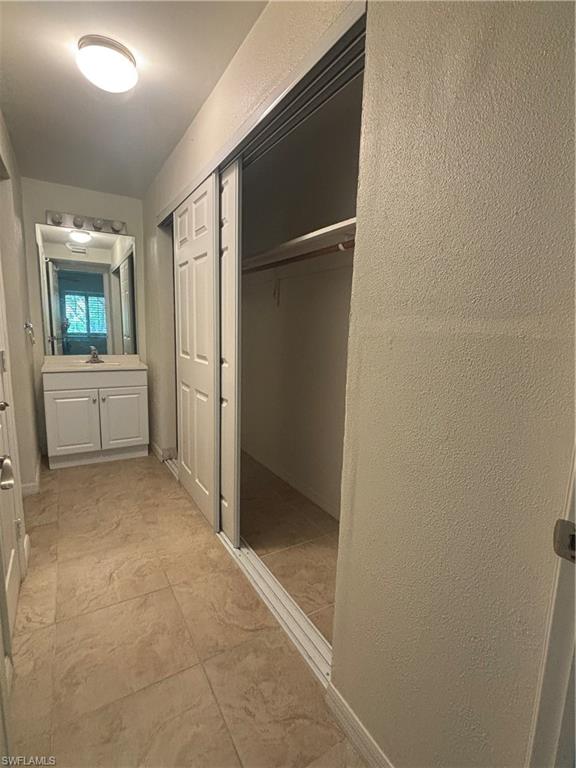 TOWERS CONDO - Residential
