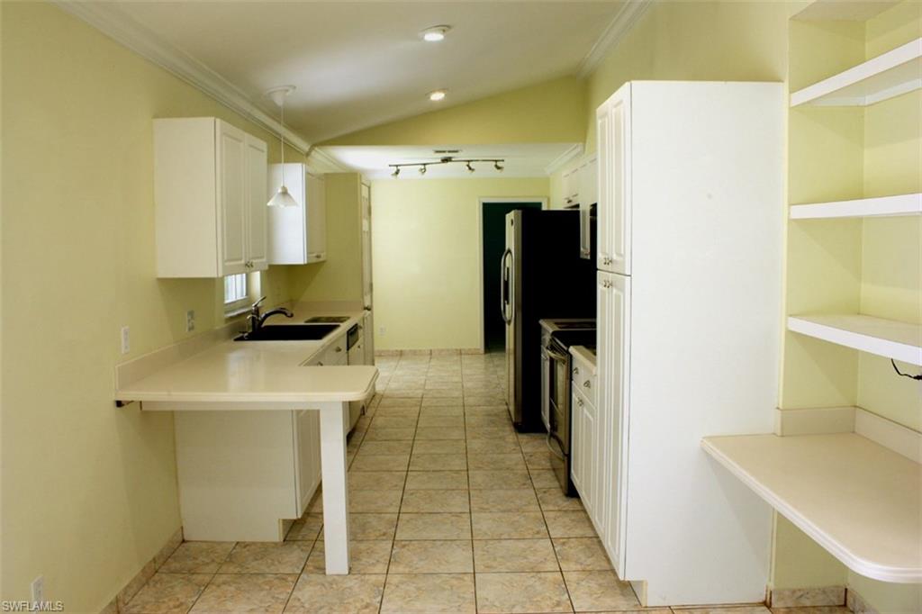 GOLDEN GATE ESTATES - Residential