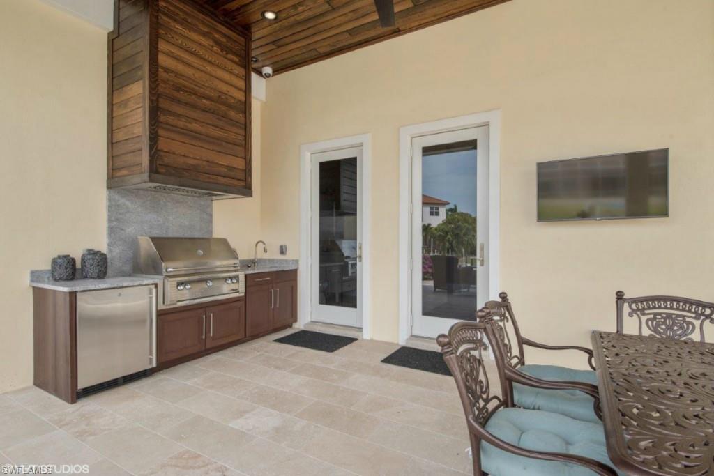 MARCO BEACH - Residential