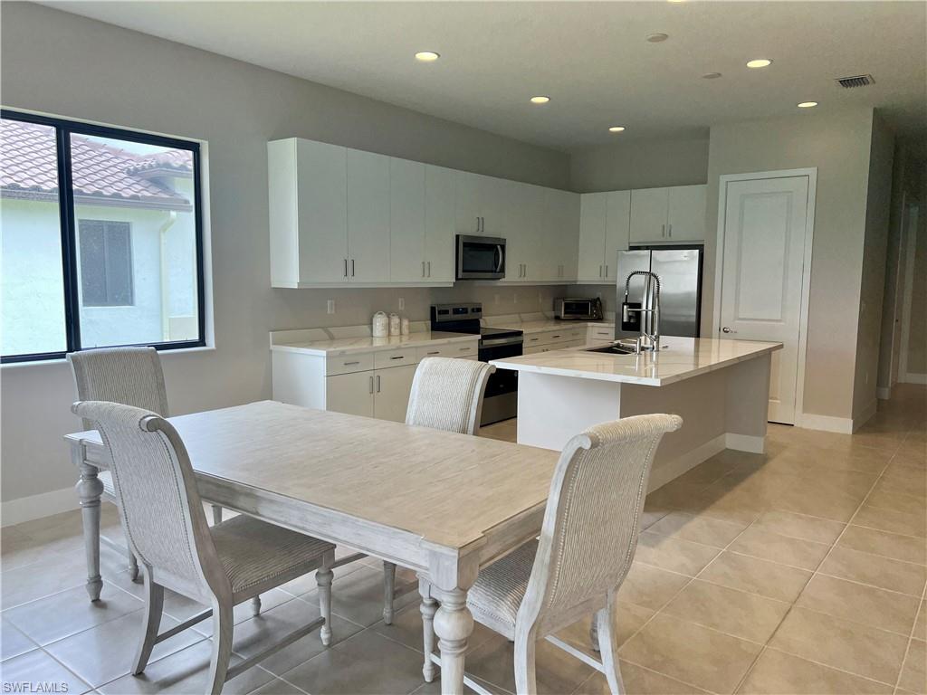 MAPLE RIDGE - Residential