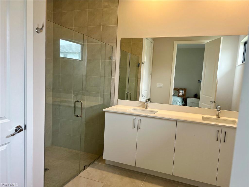 MAPLE RIDGE - Residential