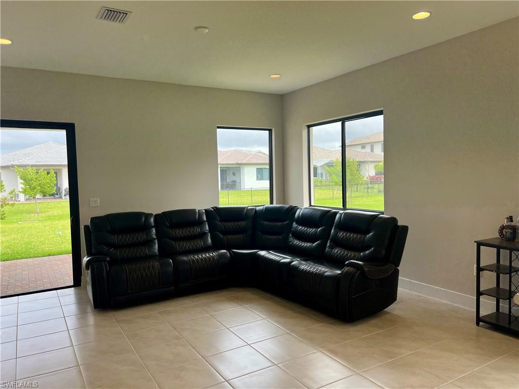 MAPLE RIDGE - Residential