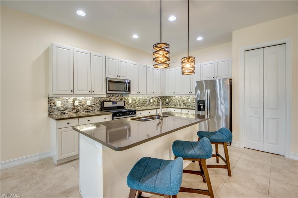 VENETIAN POINTE - Residential