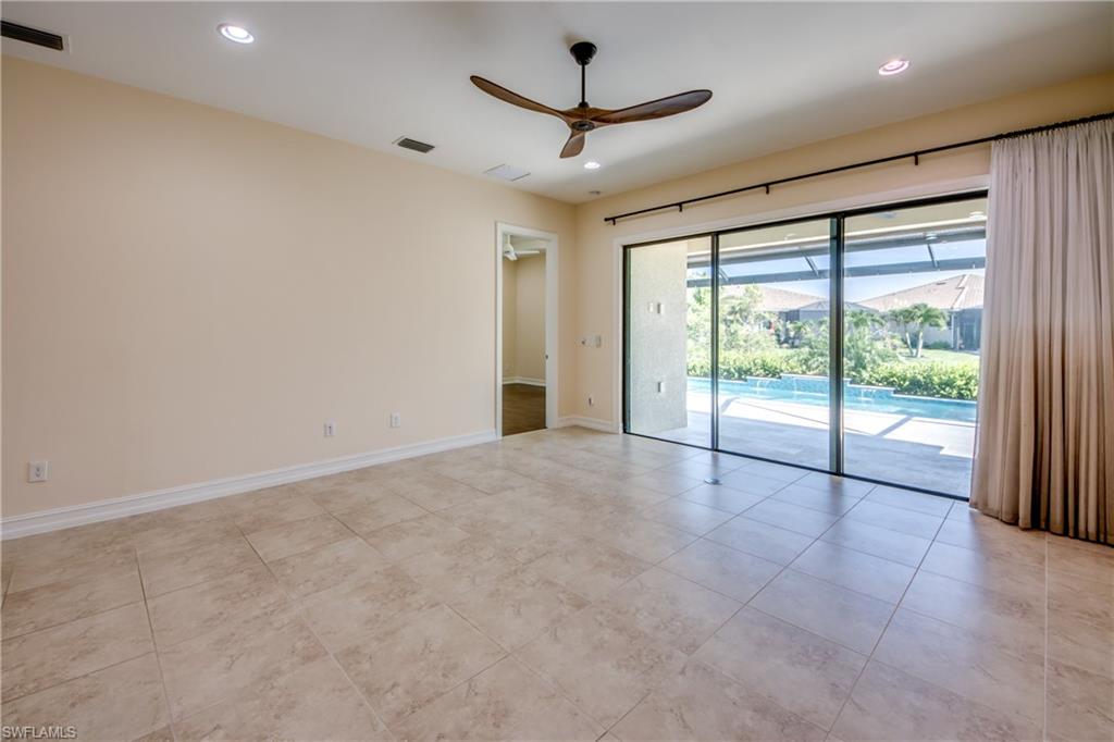 VENETIAN POINTE - Residential