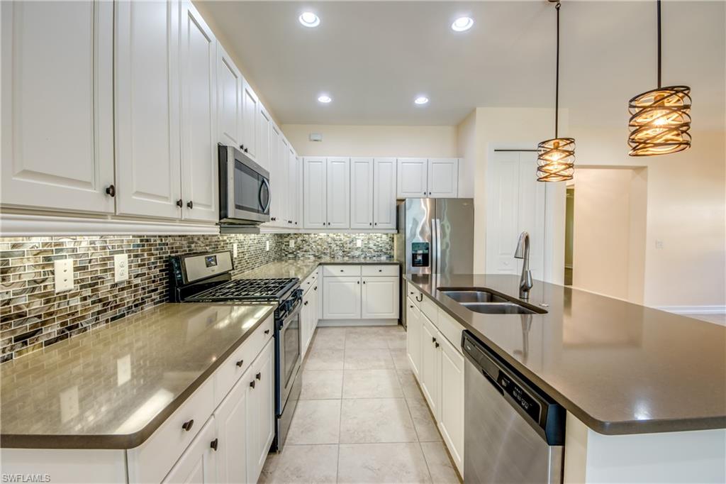 VENETIAN POINTE - Residential