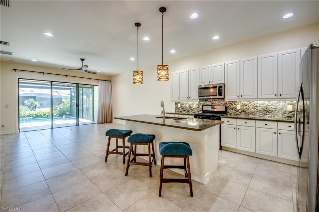 VENETIAN POINTE - Residential