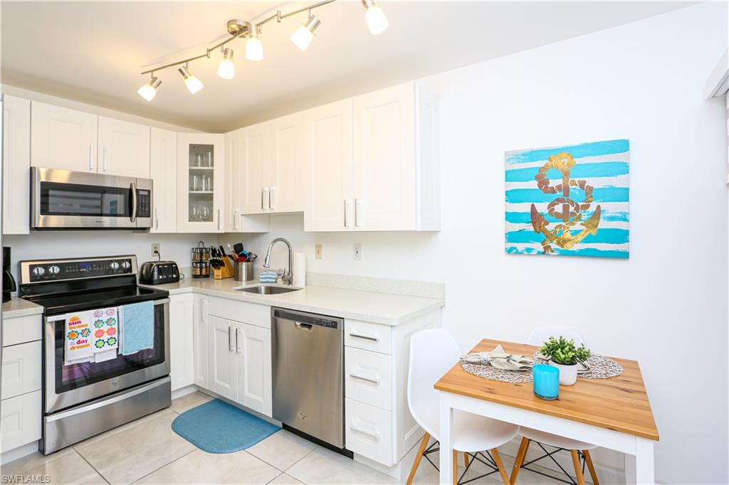 NAPLES 701 - Residential Lease