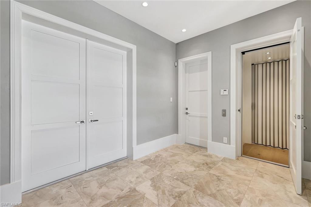 CAROLANDS - Residential