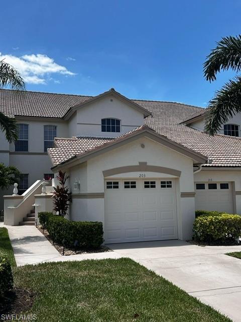 2026 Off Seasonal Rental | Fort Myers, FL - Available 2026 Off Season including November & December 2026

Welcome to this beautifully remodeled 3-bedroom,2-bathroom carriage home in the highly sought-after Lexington Country Club. Situated near the 13th hole, this home offers stunning lake and golf course views, creating a serene and picturesque setting for everyday living. Step inside to an open-concept layout with modern finishes throughout. The updated kitchen features sleek countertops, stainless steel appliances, and ample cabinet space — ideal for cooking, entertaining, or simply enjoying your space. Step inside to an open-concept layout with modern finishes throughout. The updated kitchen features sleek countertops, stainless steel appliances, and ample cabinet space — ideal for cooking, entertaining, or simply enjoying your space. As a resident of Lexington Country Club, you'll enjoy access to a full range of amenities, including a championship 18-hole golf course, tennis courts, resort-style swimming pools, fitness center, dining venues, and more. Experience the comfort, convenience, and country club lifestyle year-round.

Available 2026 Off Season including November & December 2026. Rented for 2027 Season.

The Community requires a minimum of 30-day lease, some owners request a minimum of three months.

?? Professionally managed by Coastal Homes & Rentals.
