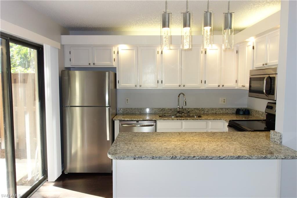 VILLAGE OF CEDARBEND - Residential