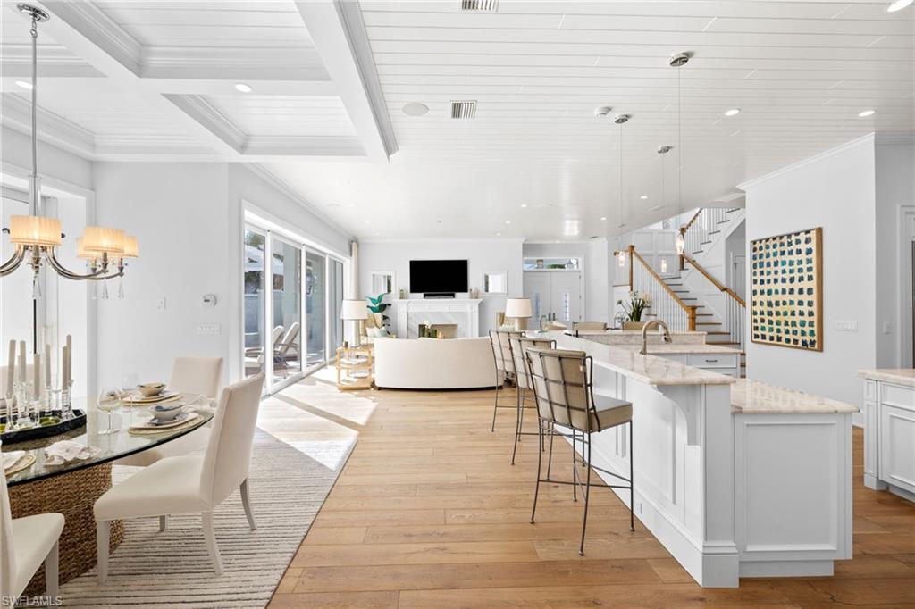 MOORINGS - Residential
