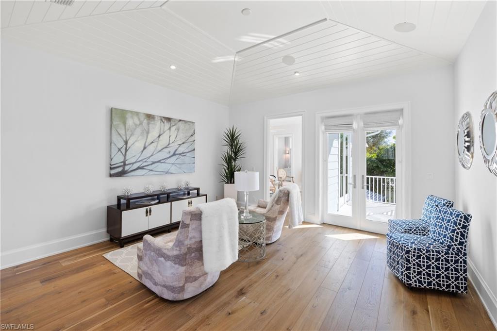 MOORINGS - Residential