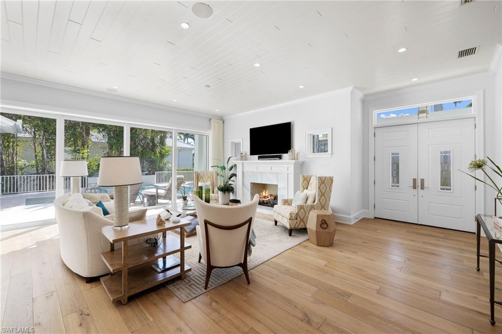MOORINGS - Residential
