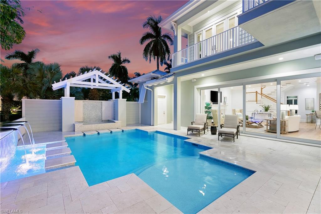 MOORINGS - Residential