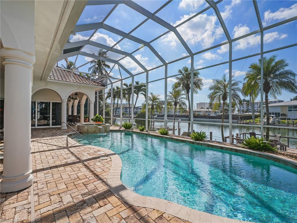 MOORINGS - Residential