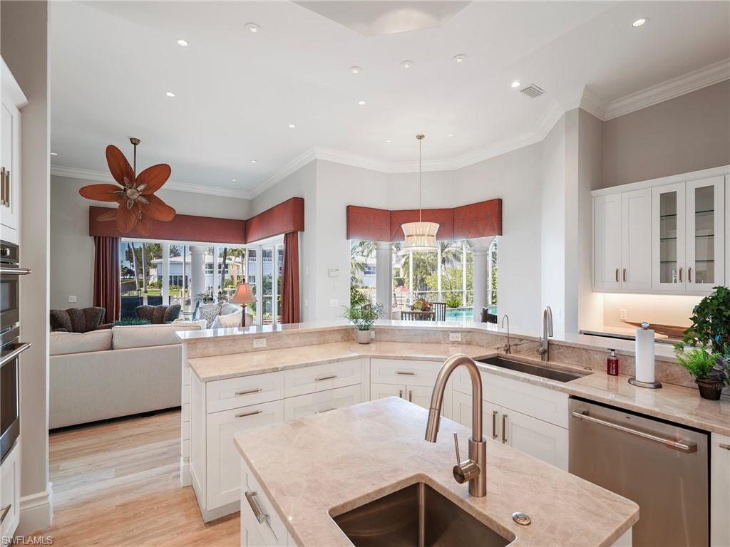 MOORINGS - Residential