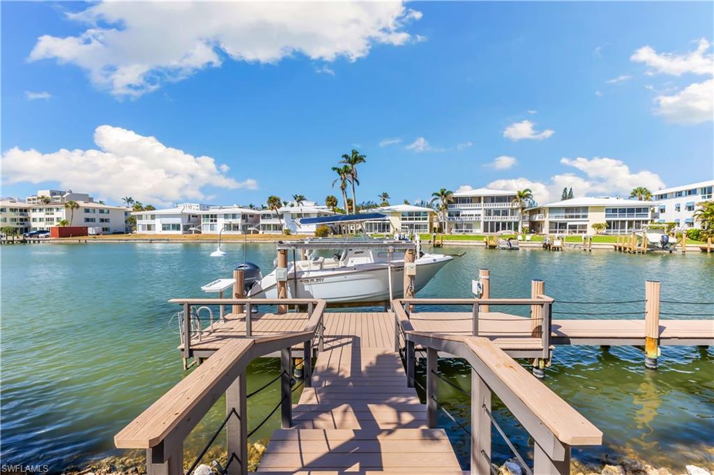 MOORINGS - Residential