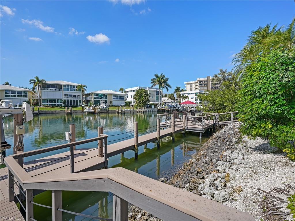 MOORINGS - Residential