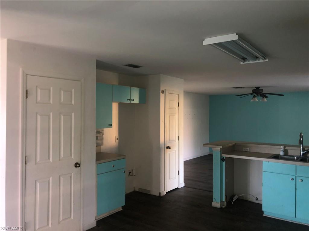 VARSITY LAKES - Residential