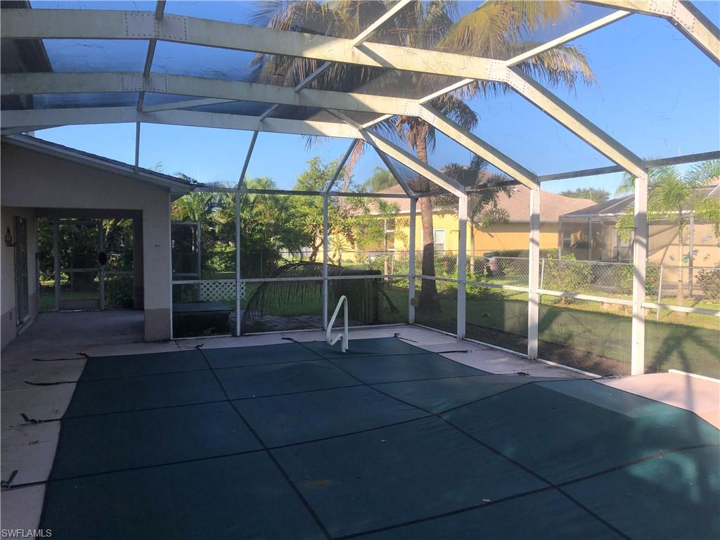 VARSITY LAKES - Residential