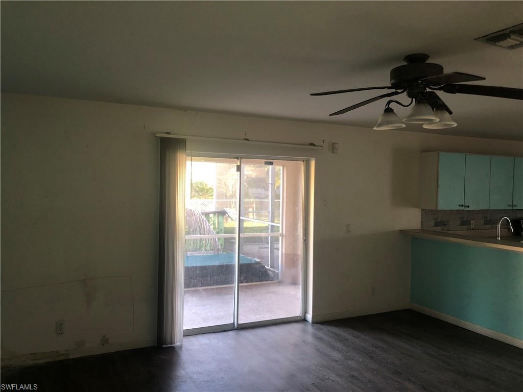 VARSITY LAKES - Residential