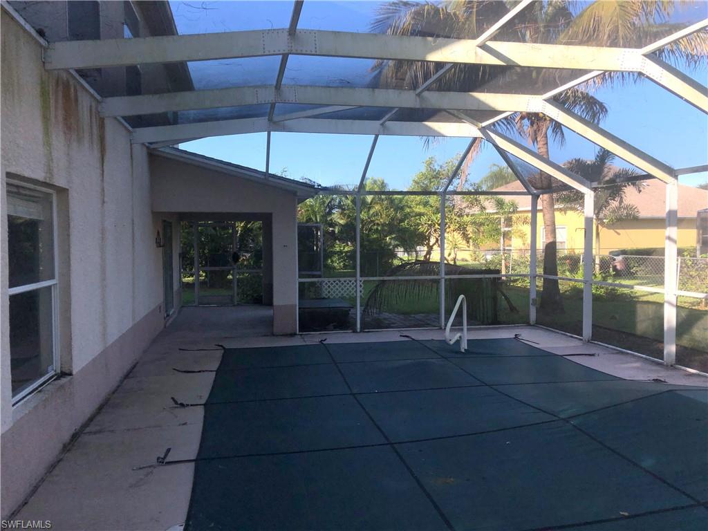 VARSITY LAKES - Residential