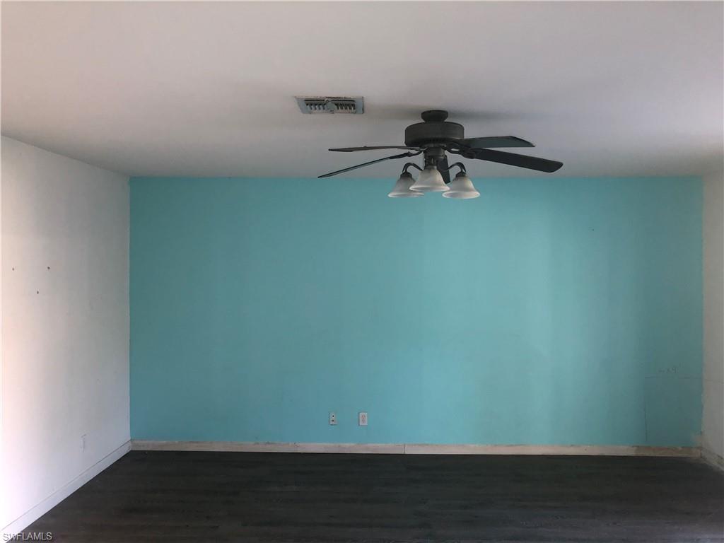 VARSITY LAKES - Residential