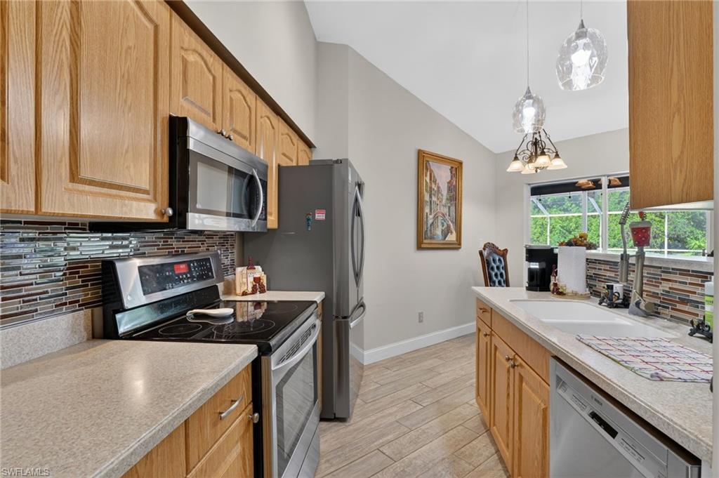 FOUNTAIN LAKES - Residential