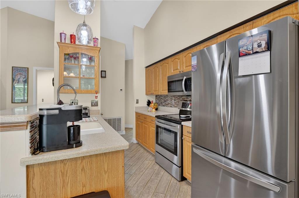 FOUNTAIN LAKES - Residential
