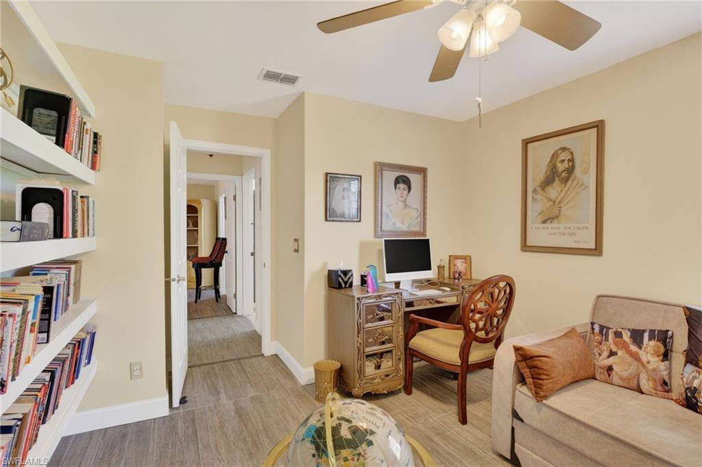 FOUNTAIN LAKES - Residential